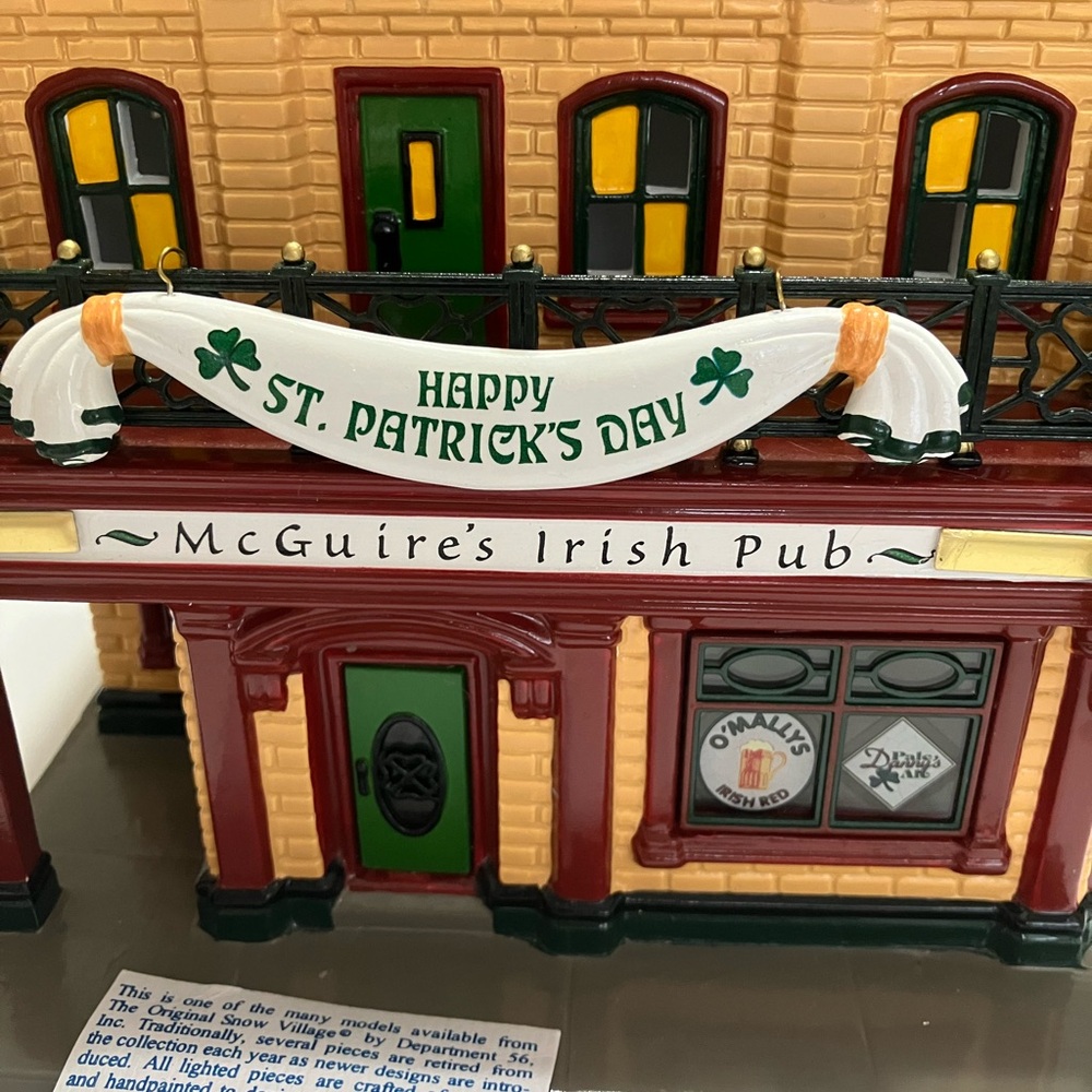 McGuire‘s Irish pub
Dept 56